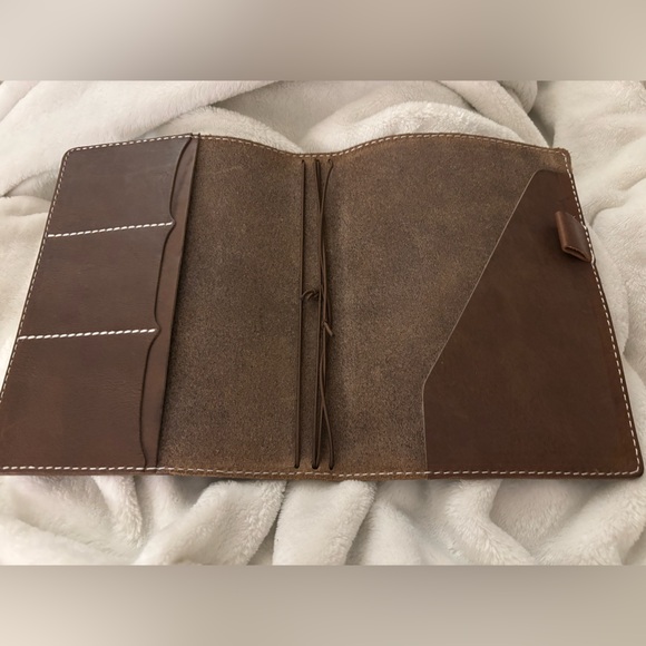 CHIC SPARROW A5 leather journal cover with pockets and 4 strings - Picture 2 of 12